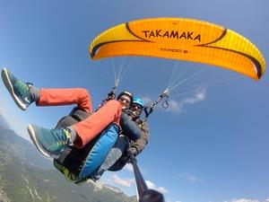 PARAGLIDING PERFORMANCE ANNECY